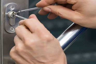 Emergency Locksmith Tips