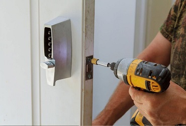 Lock-Replacement