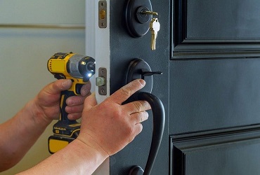 Lock-Replacement