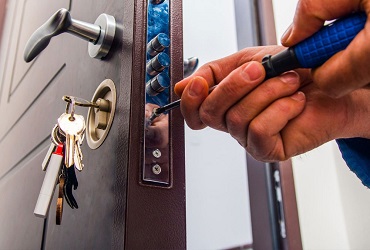 Lock-Replacement