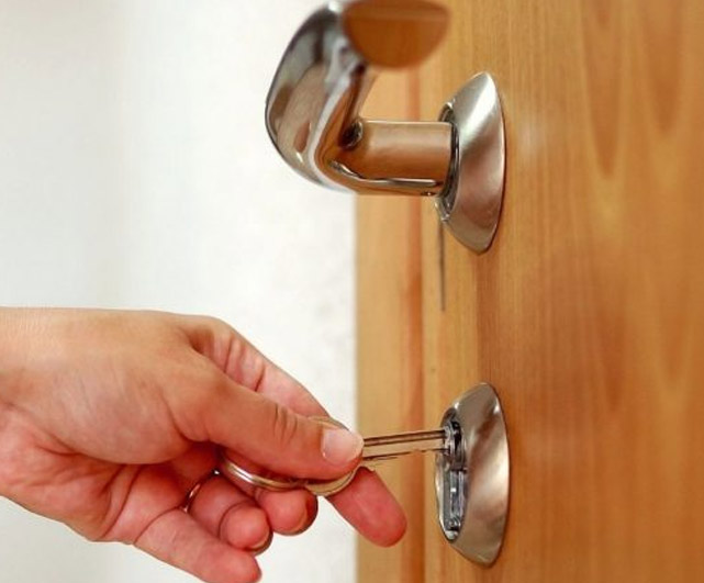 Door-lock-opening-service