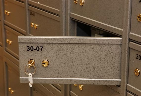 Safe deposit boxes, Safes and vaults Locksmithing